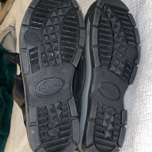 Smith’s Waterproof Boots